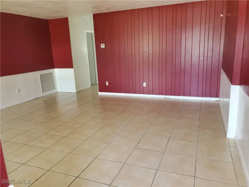 Picture of 1313 Ellendale Cir, Lehigh Acres, FL 33936