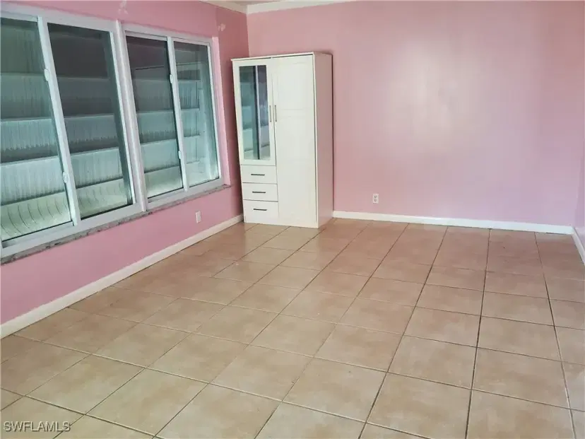 Picture of 1313 Ellendale Cir, Lehigh Acres, FL 33936