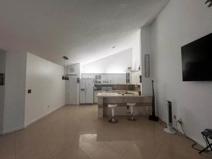 Picture of 1101 Summit Place B Circle B, West Palm Beach FL 33415