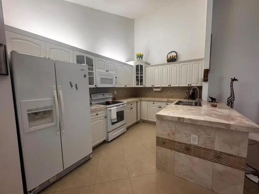 Picture of 1101 Summit Place B Circle B, West Palm Beach FL 33415