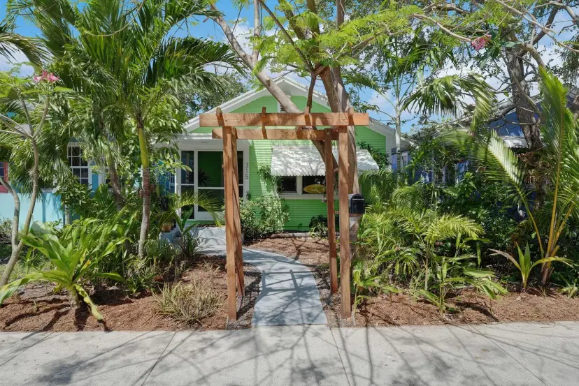 Picture of 315 N M St, Lake Worth Beach FL 33460