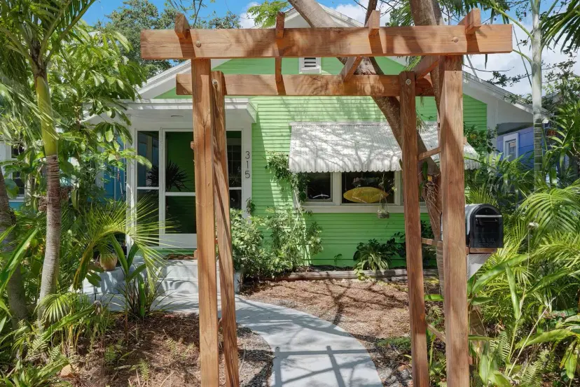 Picture of 315 N M St, Lake Worth Beach FL 33460