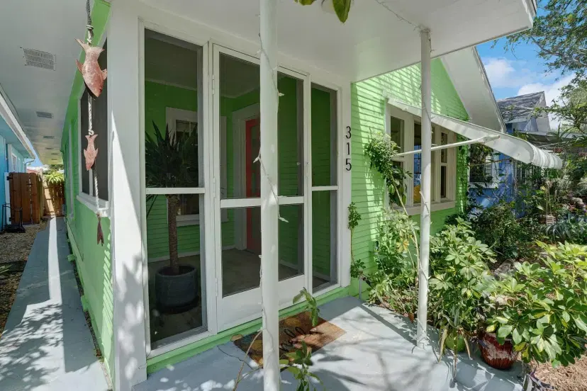 Picture of 315 N M St, Lake Worth Beach FL 33460