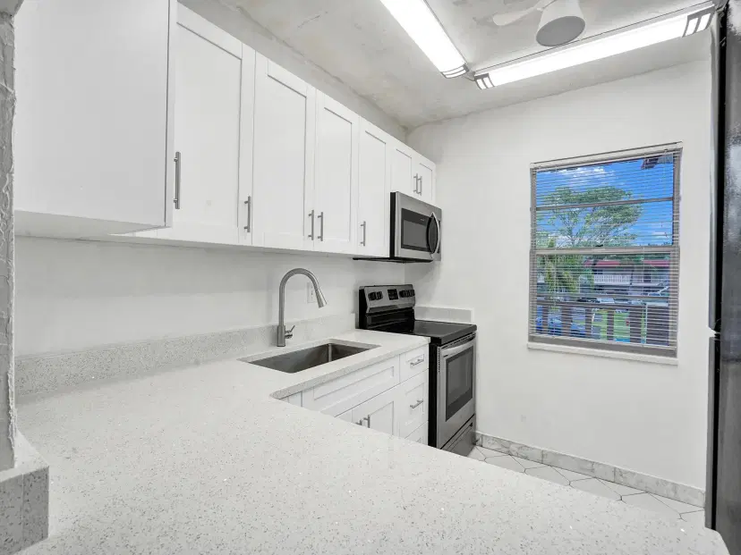 Picture of 19 Abbey Lane 203, Delray Beach FL 33446