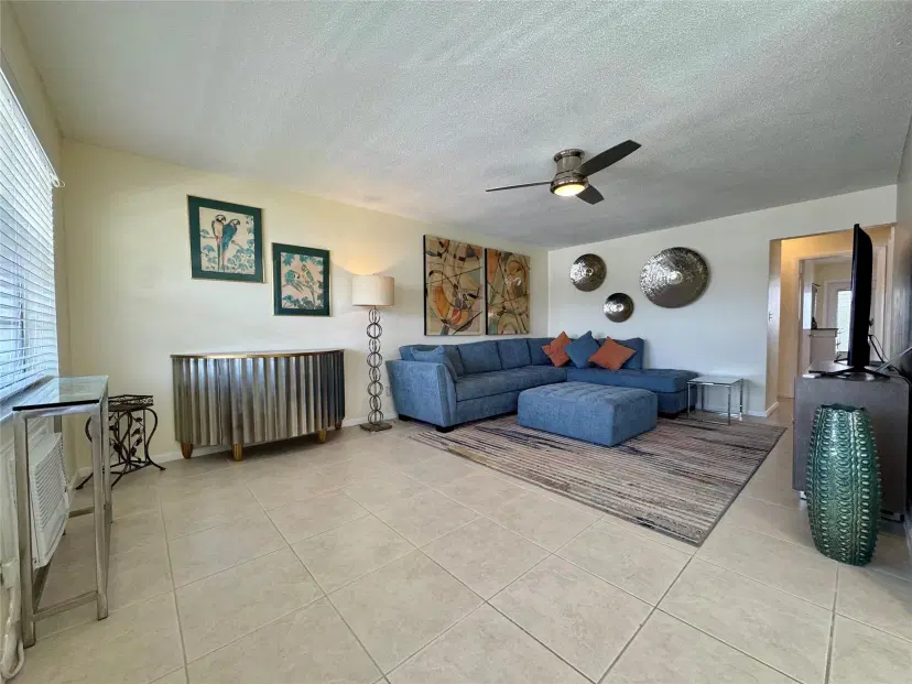 Picture of 2142 NE 56Th Ct 210, Fort Lauderdale FL 33308