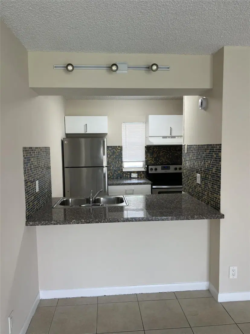 Picture of 10145 Twin Lakes Dr C2, Coral Springs FL 33071