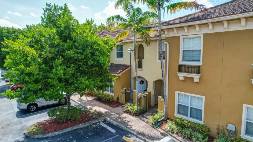 Picture of 2851 W Prospect Rd 1209, Fort Lauderdale FL 33309