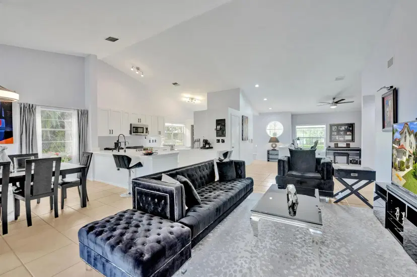 Picture of 7669 Springwater Place 202, Boynton Beach FL 33437