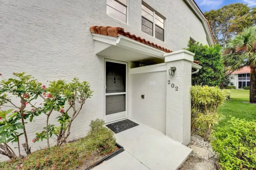Picture of 7669 Springwater Place 202, Boynton Beach FL 33437