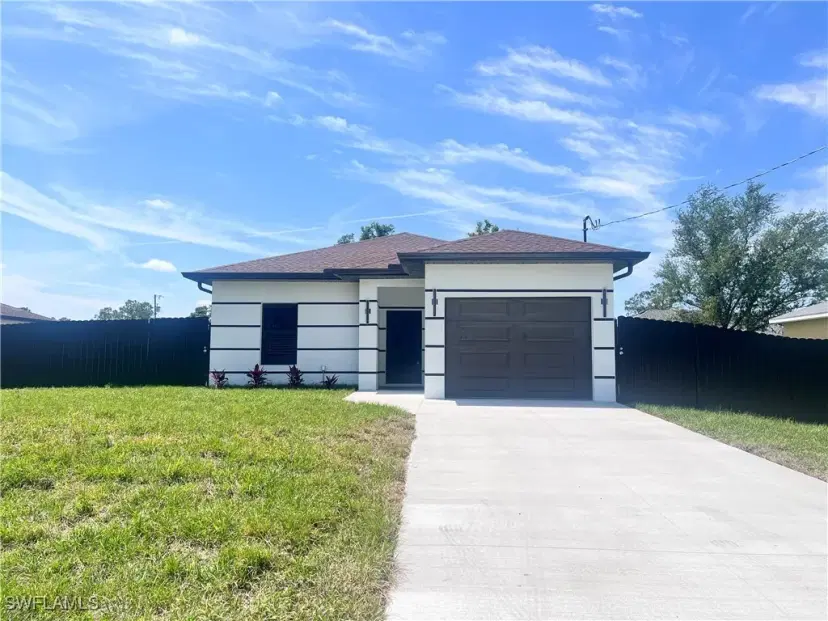 Picture of 920 Barton St E, Lehigh Acres FL 33974