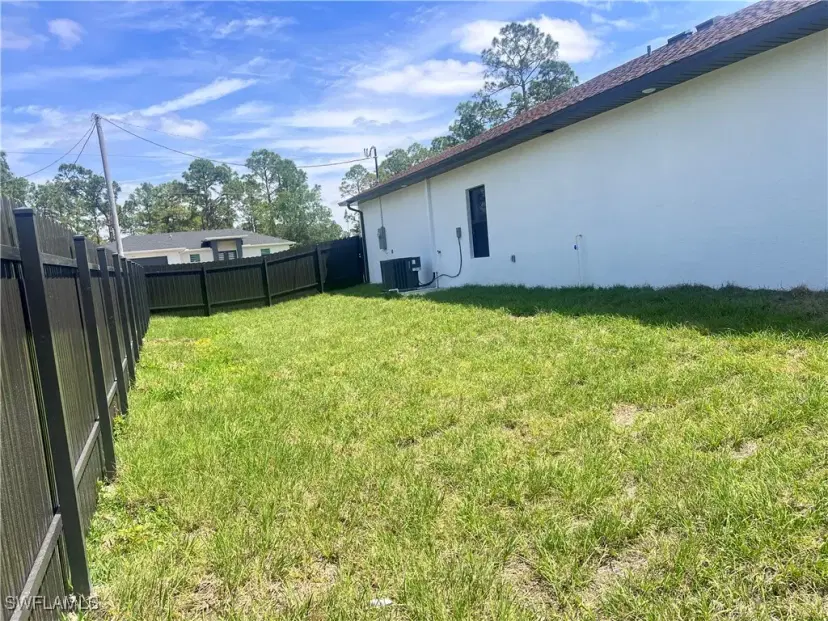 Picture of 920 Barton St E, Lehigh Acres FL 33974