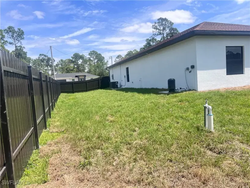 Picture of 920 Barton St E, Lehigh Acres FL 33974