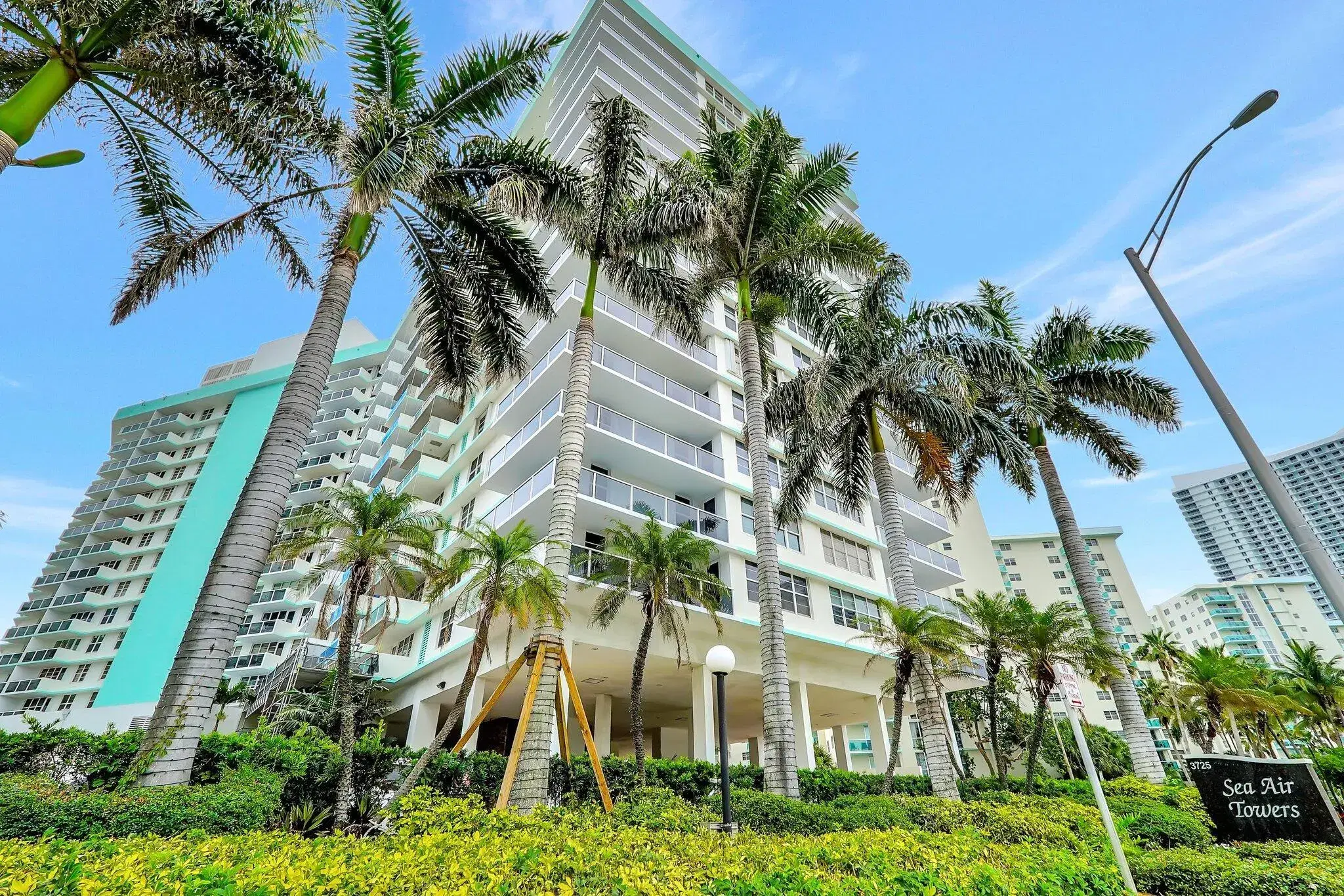 Picture of 3725 S Ocean Drive 812, Hollywood, FL 33019