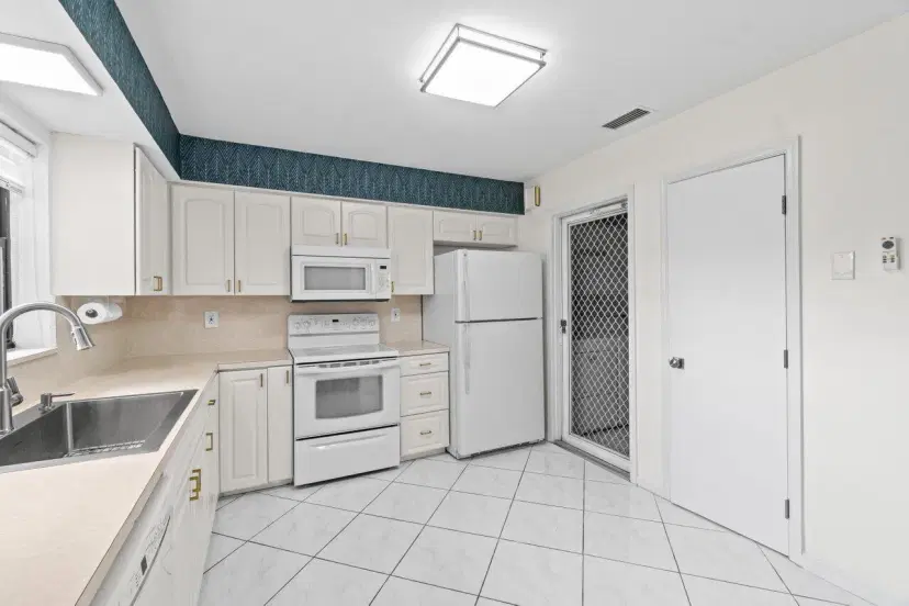 Picture of 9750 Tabebuia Tree Drive A, Boynton Beach FL 33436
