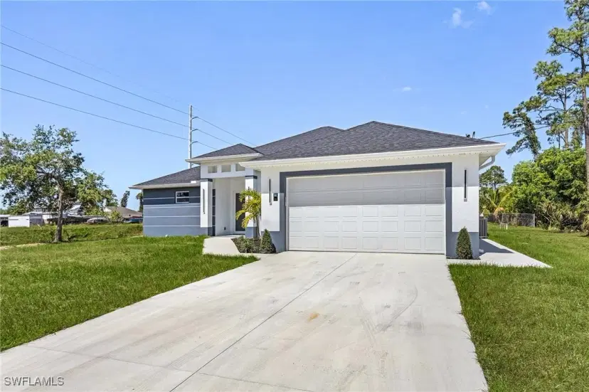Picture of 101 Bruce Ave N, Lehigh Acres FL 33971