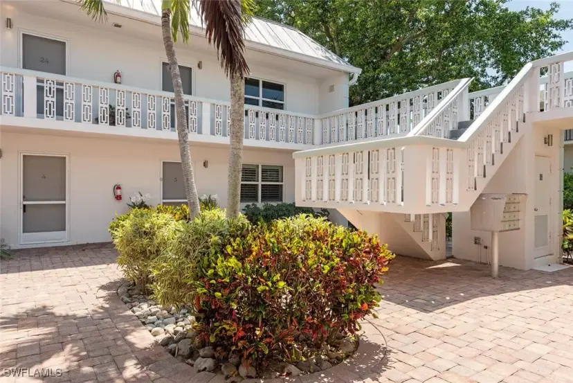 Picture of 780 10Th Ave S 23, Naples FL 34102