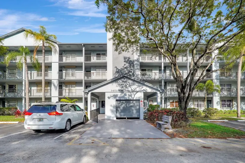 Picture of 1401 SW 128Th Ter 406H, Hollywood FL 33027