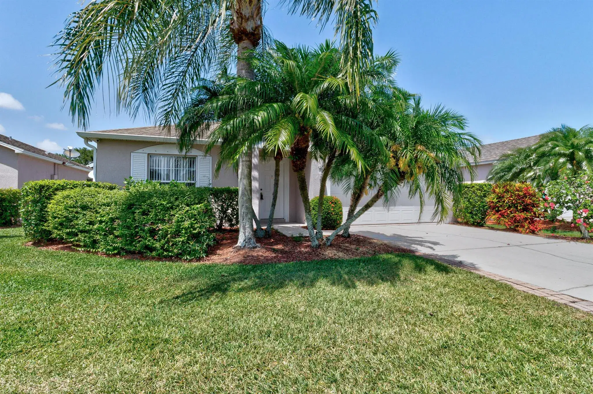 Picture of 885 Greenleaf Circle, Vero Beach, FL 32960