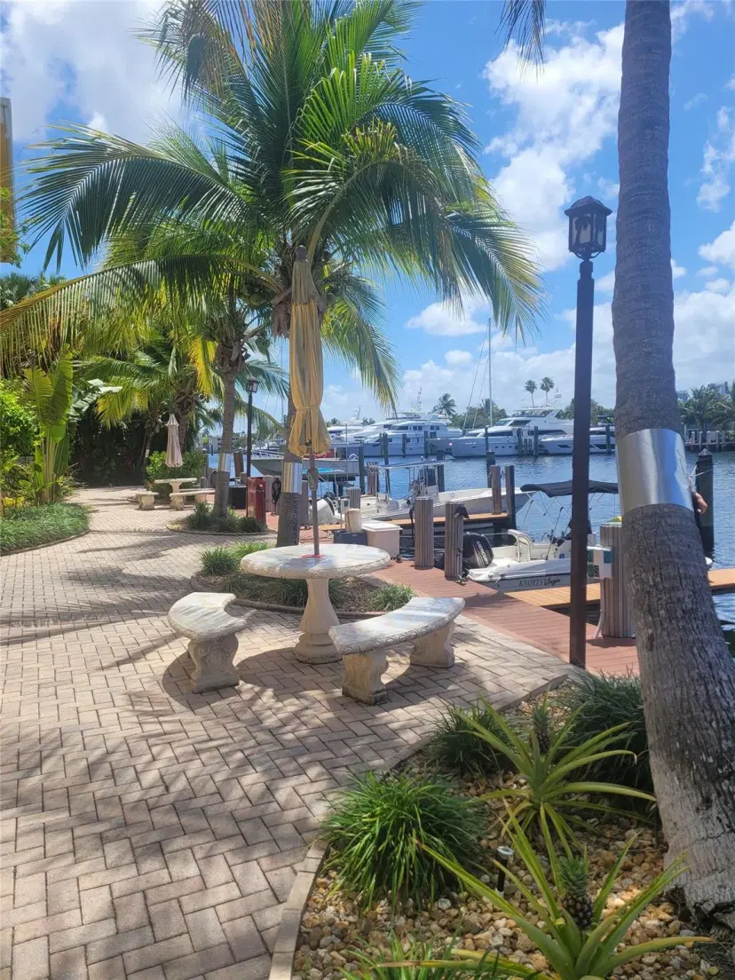 Picture of 815 Middle River Dr 108, Fort Lauderdale FL 33304