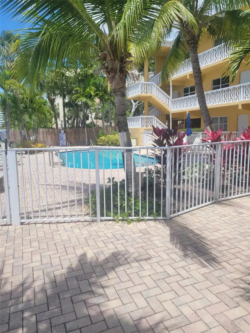 Picture of 815 Middle River Dr 108, Fort Lauderdale FL 33304