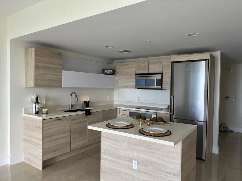 Picture of 16385 Biscayne Blvd 2606, Aventura FL 33160
