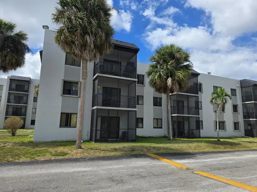 Picture of 3710 N Pine Island Road 222, Sunrise FL 33351