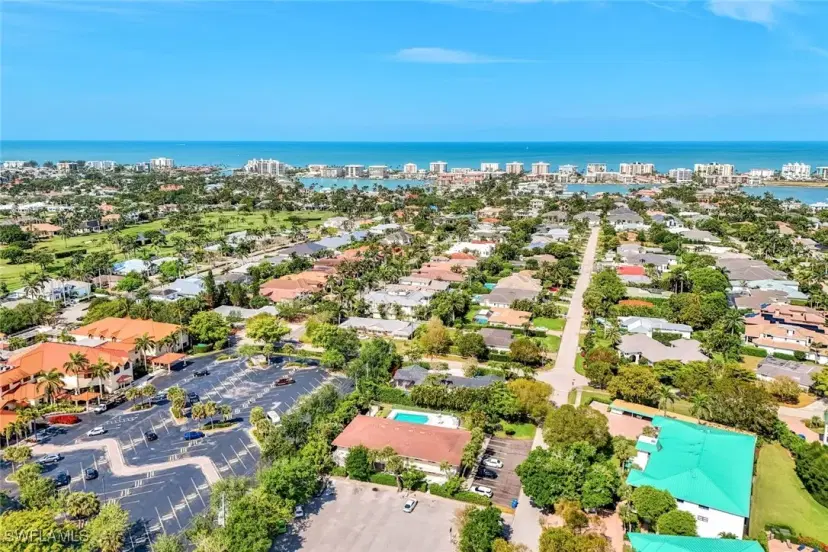 Picture of 820 Ketch Dr 7, Naples FL 34103
