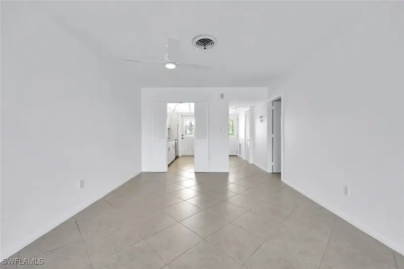 Picture of 820 Ketch Dr 7, Naples FL 34103