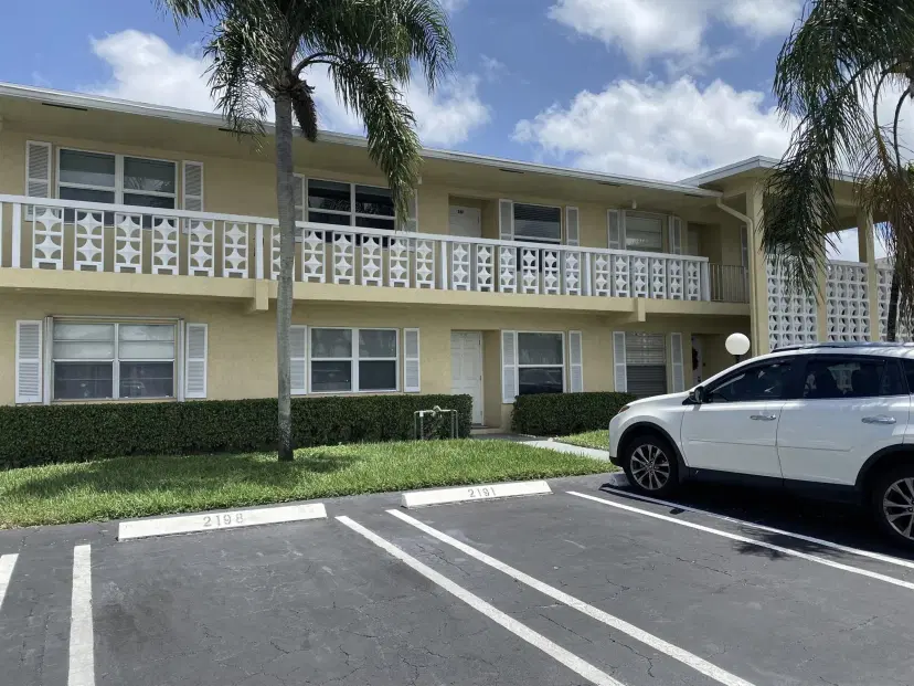 Picture of 1120 Mahogany Way 203, Delray Beach FL 33445