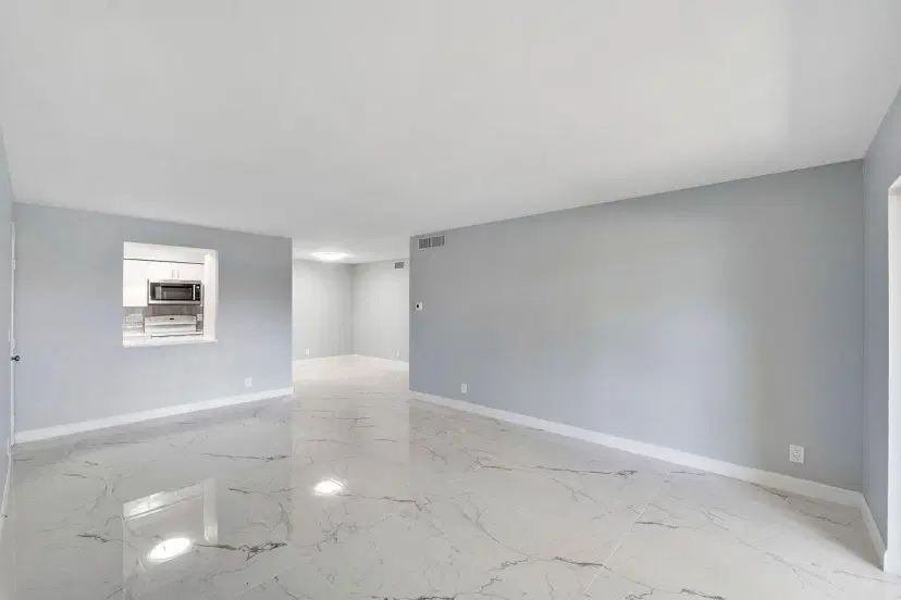 Picture of 9960 Pineapple Tree Drive 107, Boynton Beach FL 33436