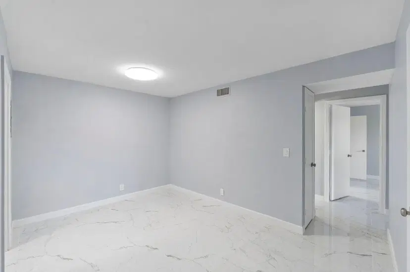 Picture of 9960 Pineapple Tree Drive 107, Boynton Beach FL 33436