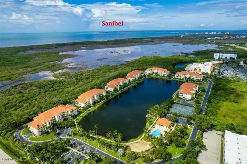 Picture of 20021 Sanibel View Cir 205, Fort Myers FL 33908