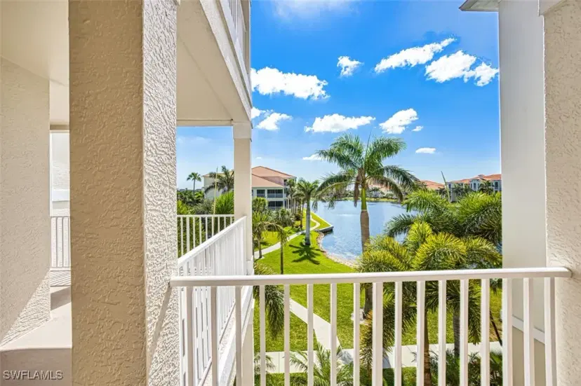 Picture of 20021 Sanibel View Cir 205, Fort Myers FL 33908