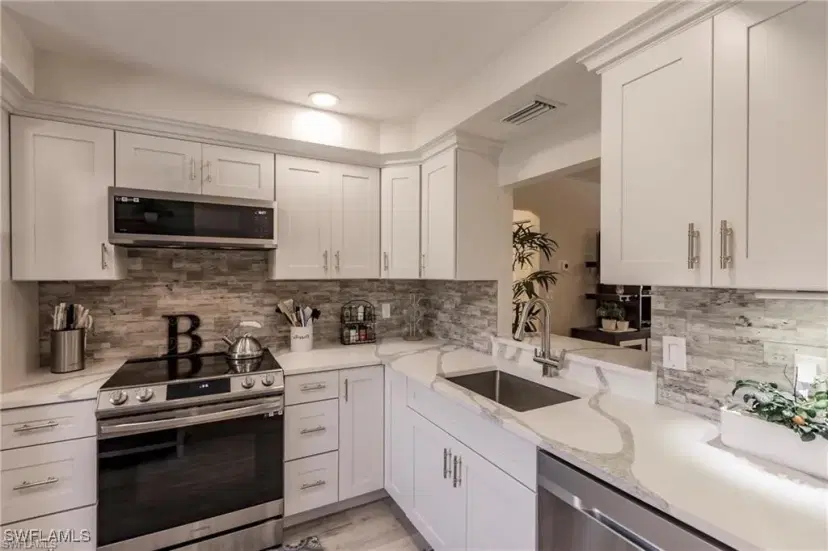 Picture of 7098 Nantucket Cir 7, North Fort Myers FL 33917