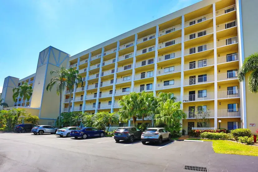 Picture of 7290 Kinghurst Drive 407, Delray Beach FL 33446