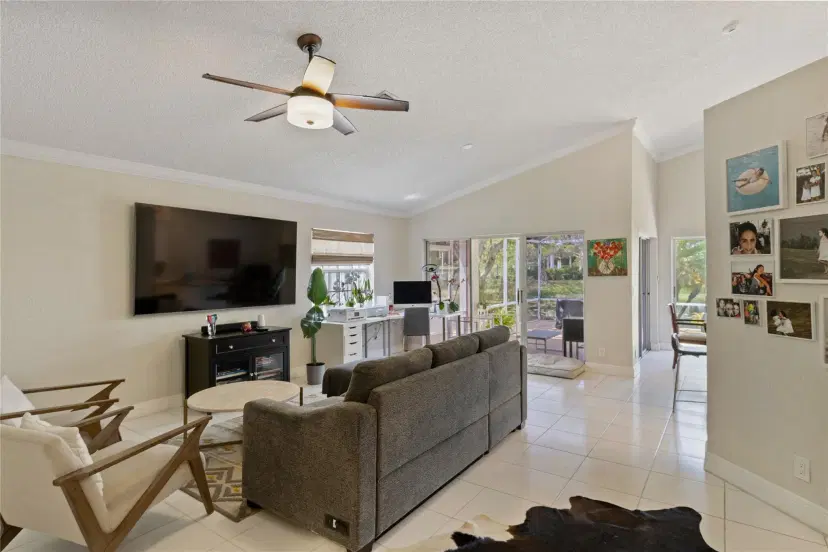 Picture of 350 Somerset Way, Weston FL 33326