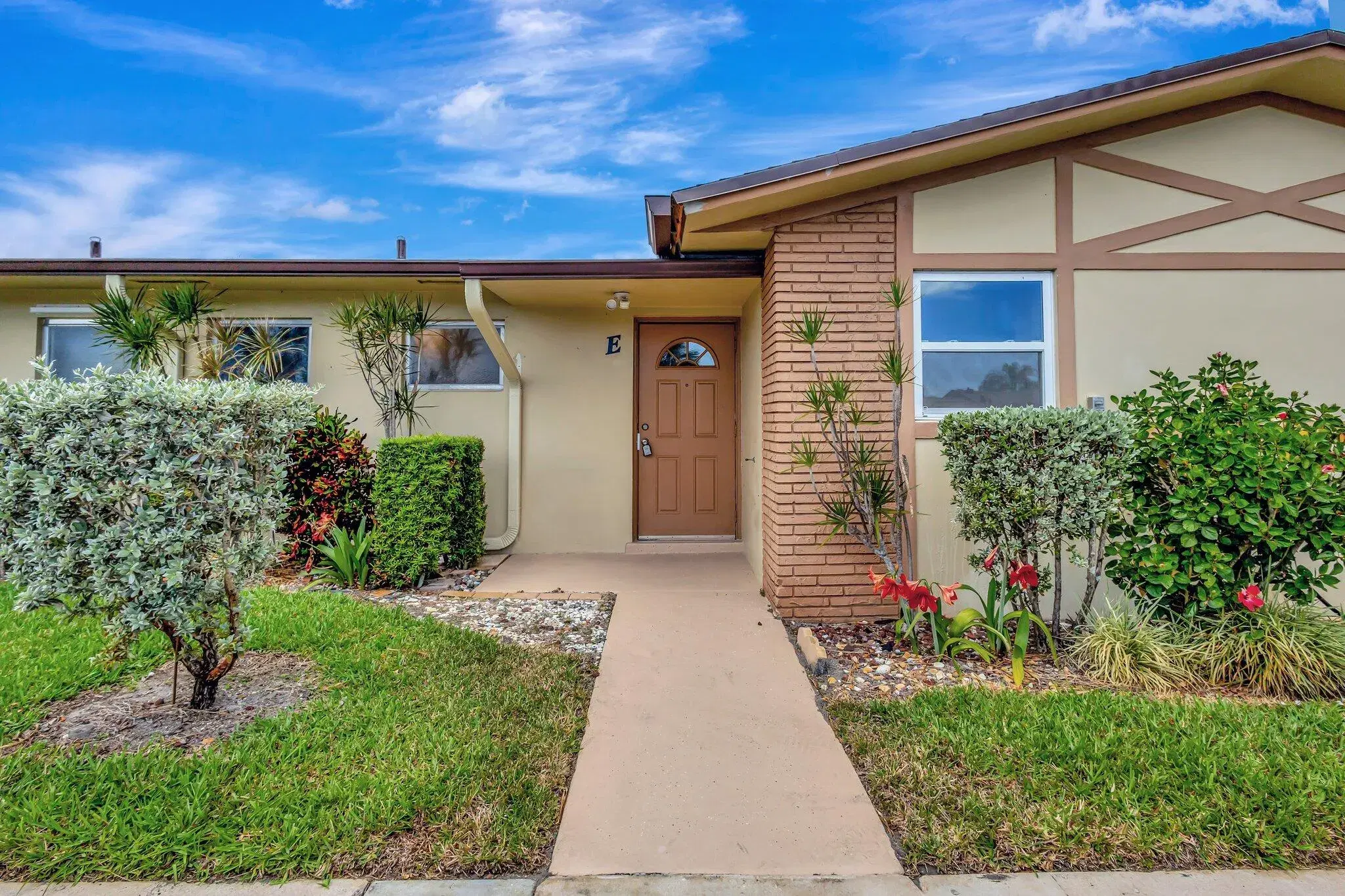 Picture of 2842 Crosley Drive W E, West Palm Beach, FL 33415