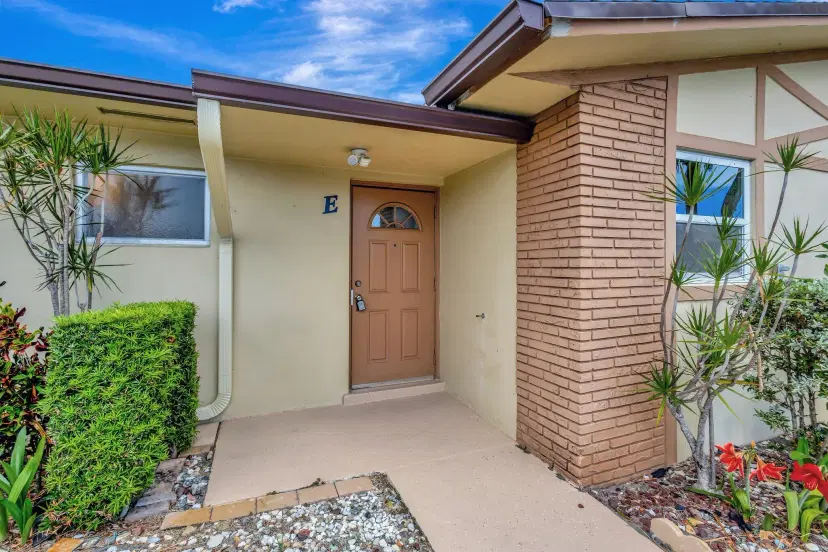 Picture of 2842 Crosley Drive W E, West Palm Beach FL 33415