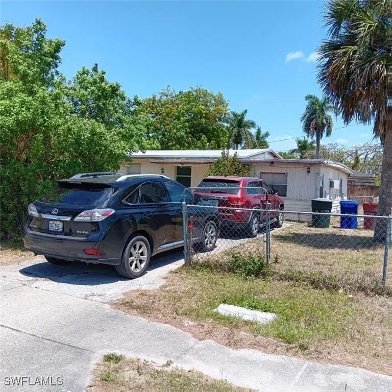 Picture of 1629 Pawnee St, Fort Myers FL 33916