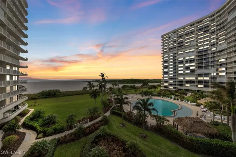 Picture of 260 Seaview Ct 402, Marco Island FL 34145