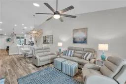Picture of 804 Wiggins Bay Dr 22R, Naples, FL 34110