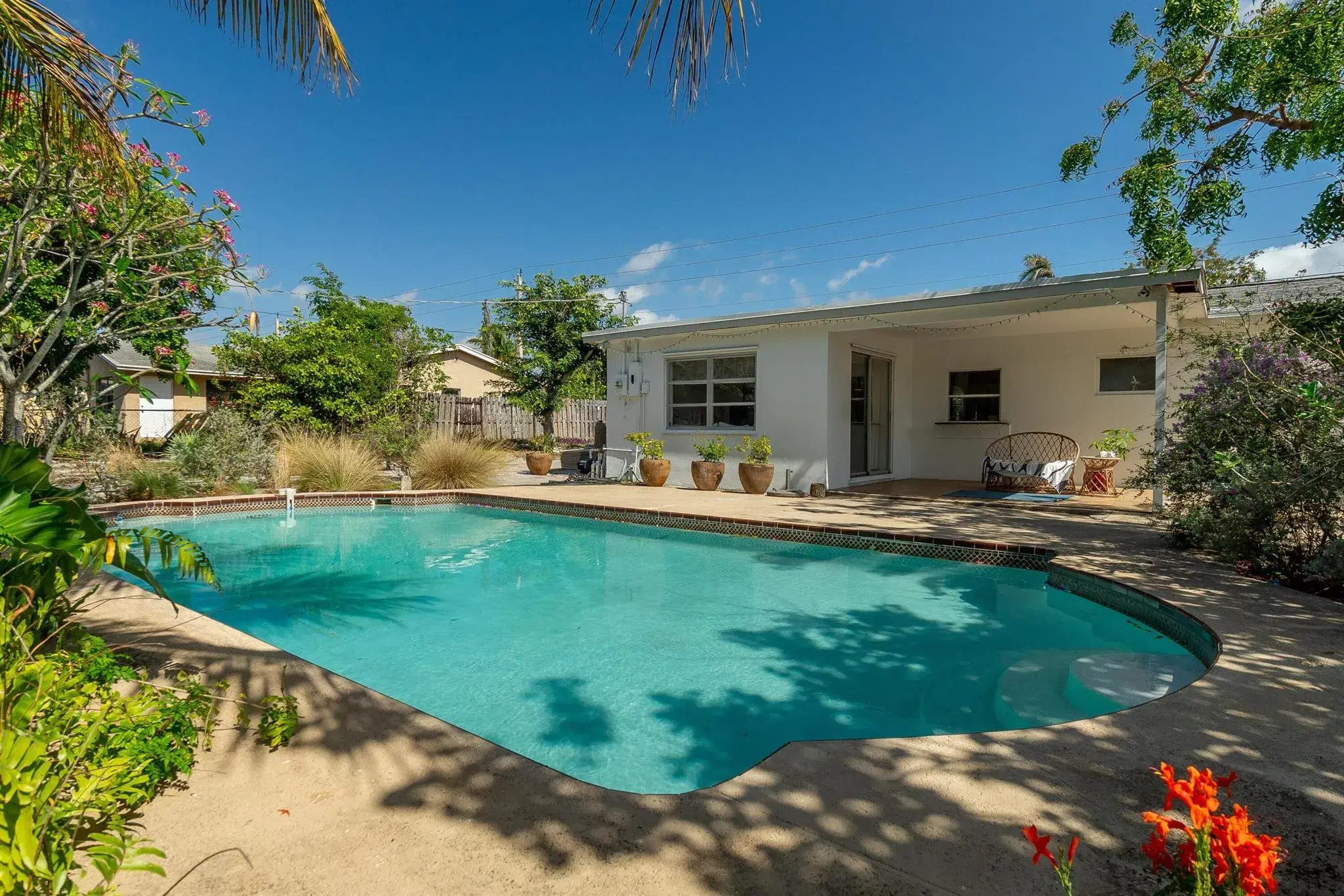 Picture of 204 SW 10Th Avenue, Boynton Beach, FL 33435