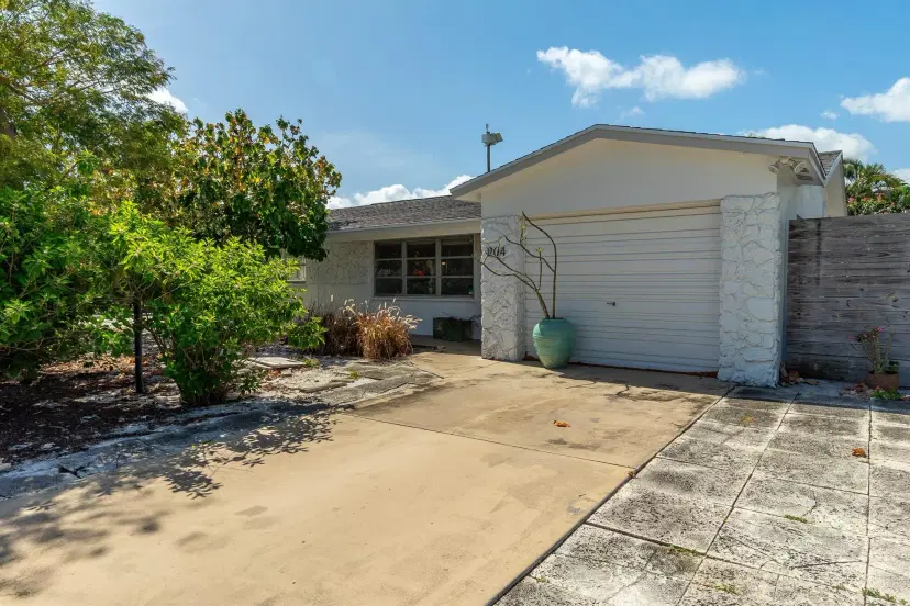 Picture of 204 SW 10Th Avenue, Boynton Beach FL 33435