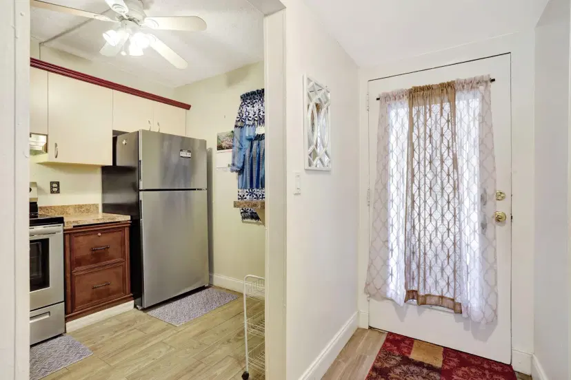 Picture of 2801 Somerset Dr 112, Lauderdale Lakes FL 33311