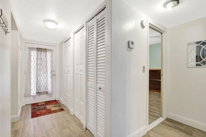Picture of 2801 Somerset Dr 112, Lauderdale Lakes FL 33311
