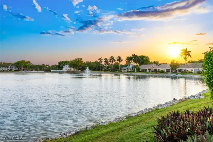Picture of 2524 Sailors Way 118, Naples FL 34109