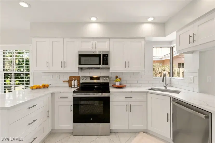 Picture of 2524 Sailors Way 118, Naples FL 34109