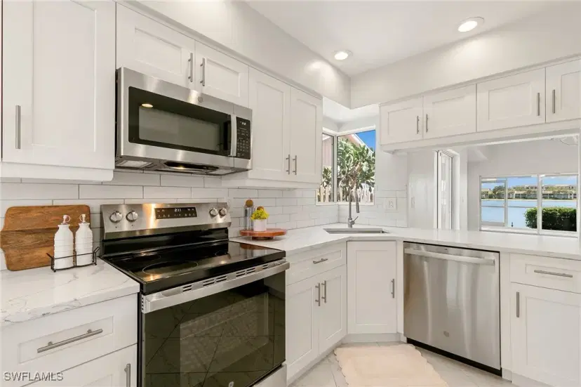 Picture of 2524 Sailors Way 118, Naples FL 34109