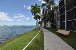 Picture of 118 Lake Emerald Dr 101, Oakland Park, FL 33309