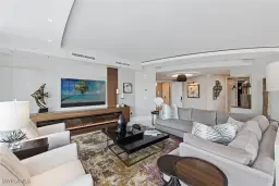 Picture of 13665 Vanderbilt Dr 301, Naples, FL 34110